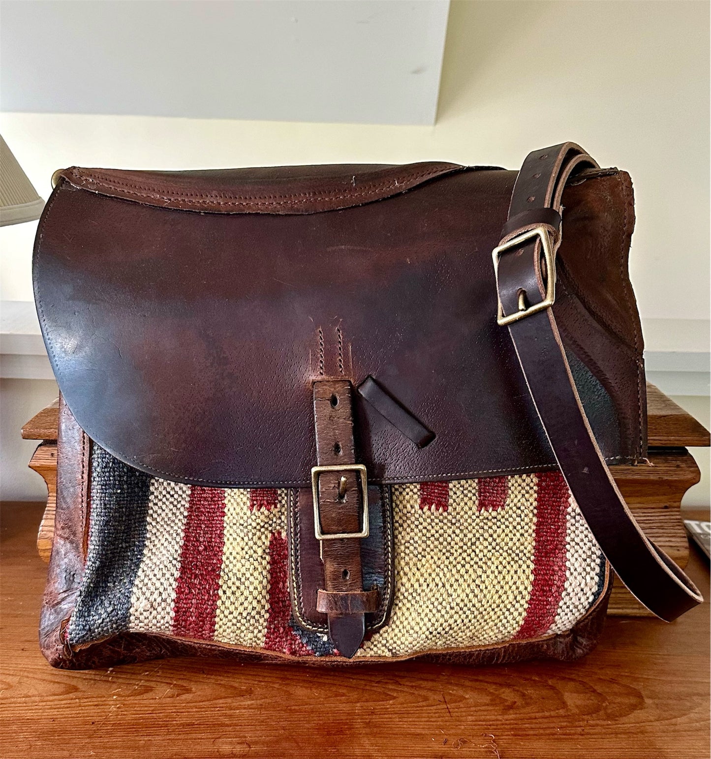 Cowbell Carpet Bag with Saddle Flap