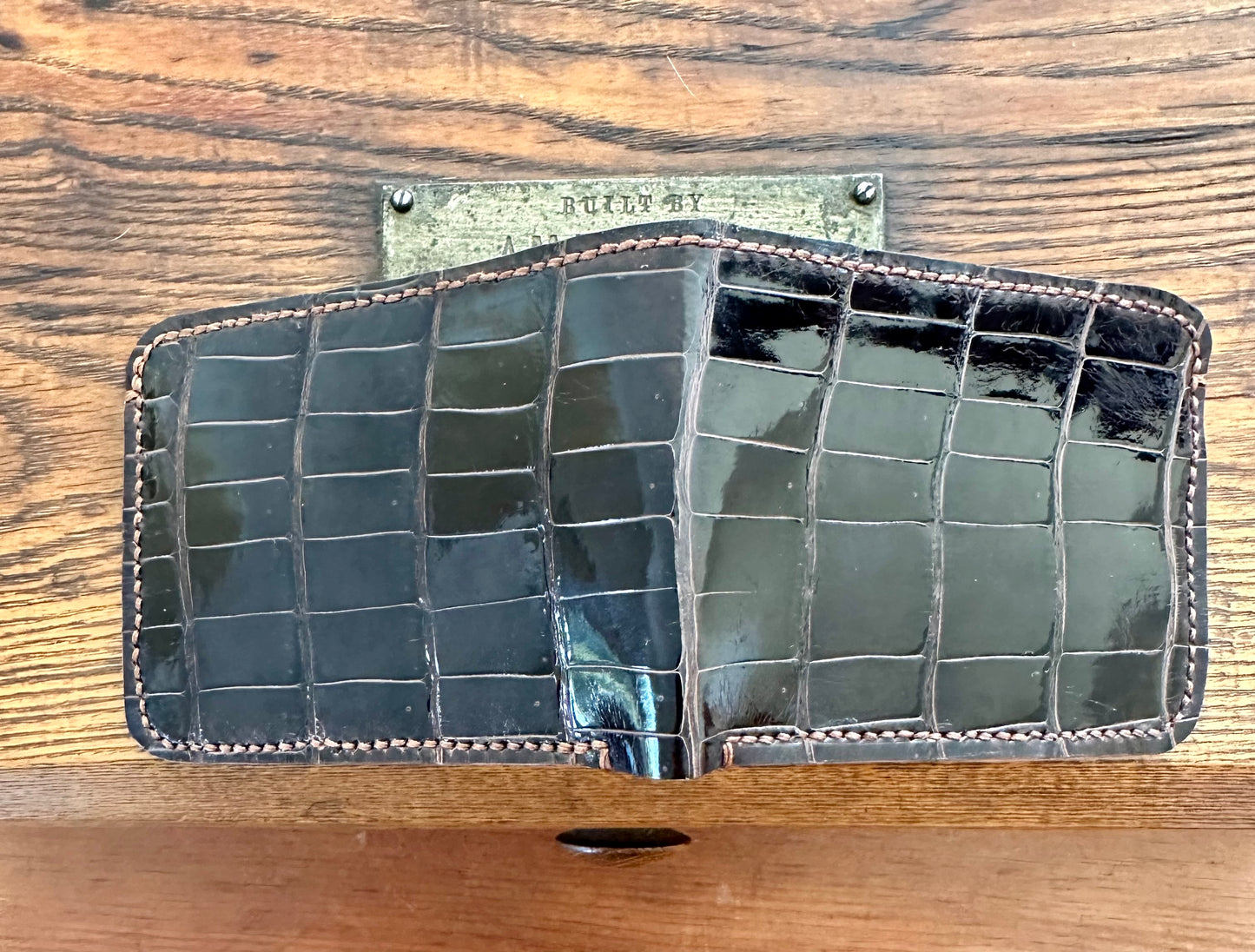 Glazed Brown Alligator w/Pueblo Bifold
