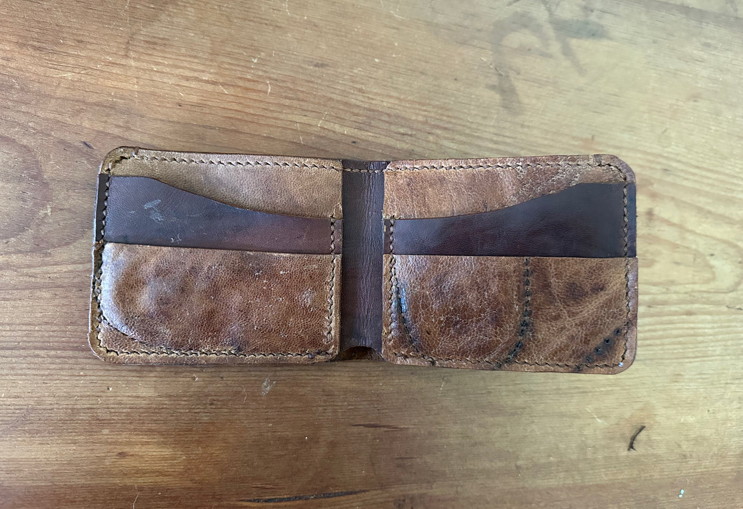 English Saddle Bi-Fold Wallet