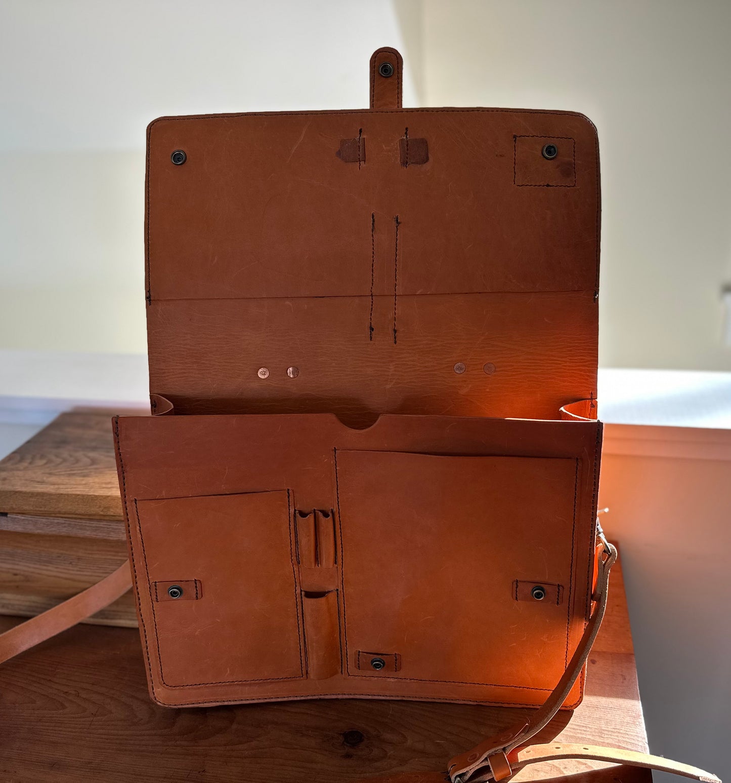 Messenger Bag 2.0 - English Tan w/Brand