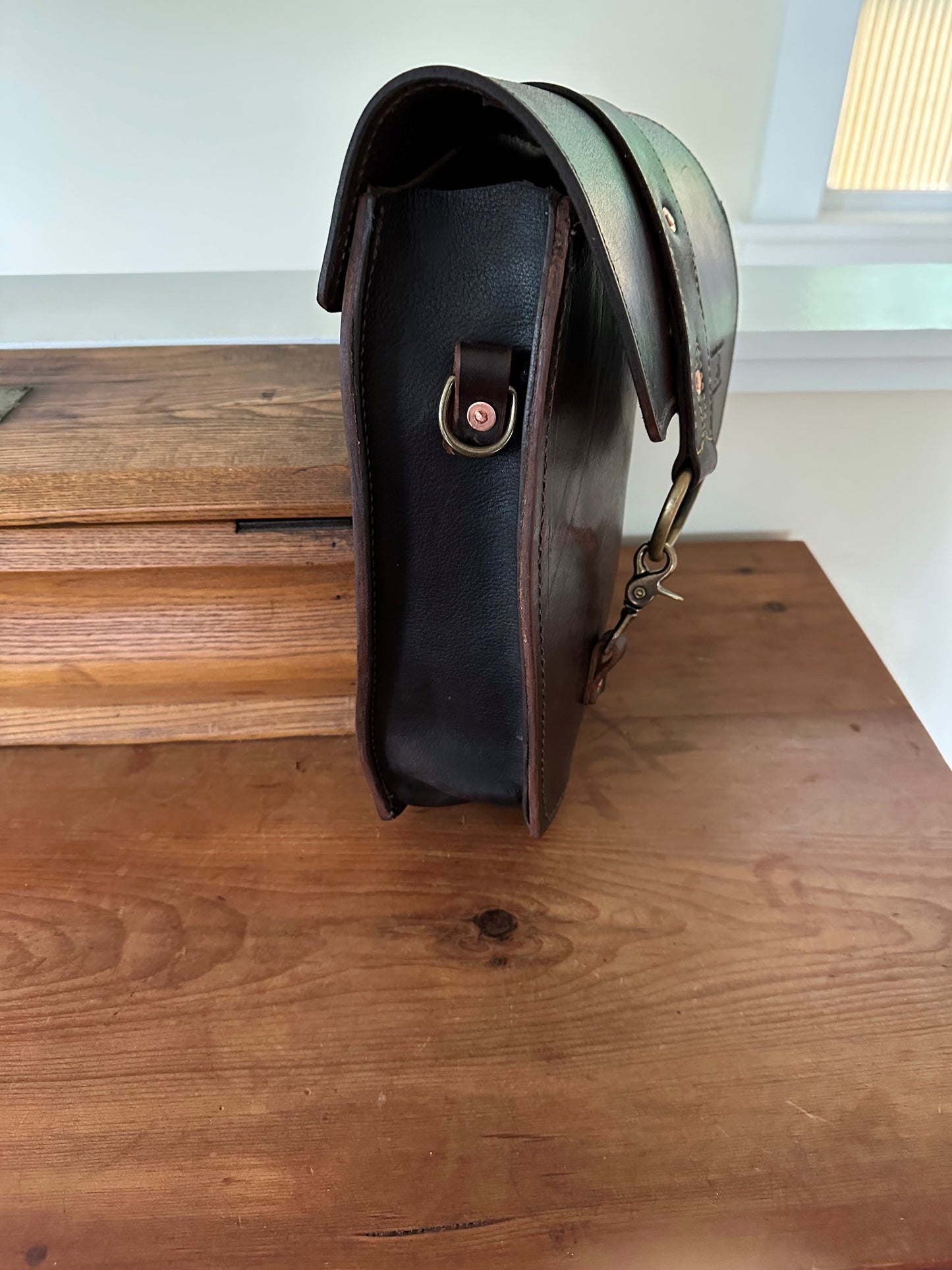 Retired Barn Saddle - Shoulder Bag