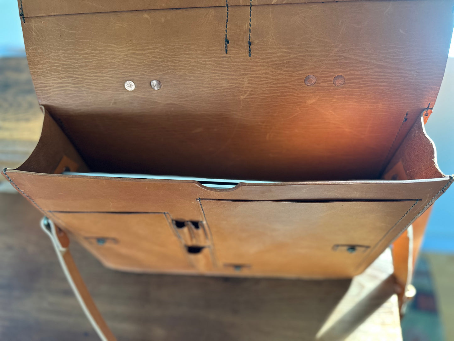 Messenger Bag 2.0 - English Tan w/Brand