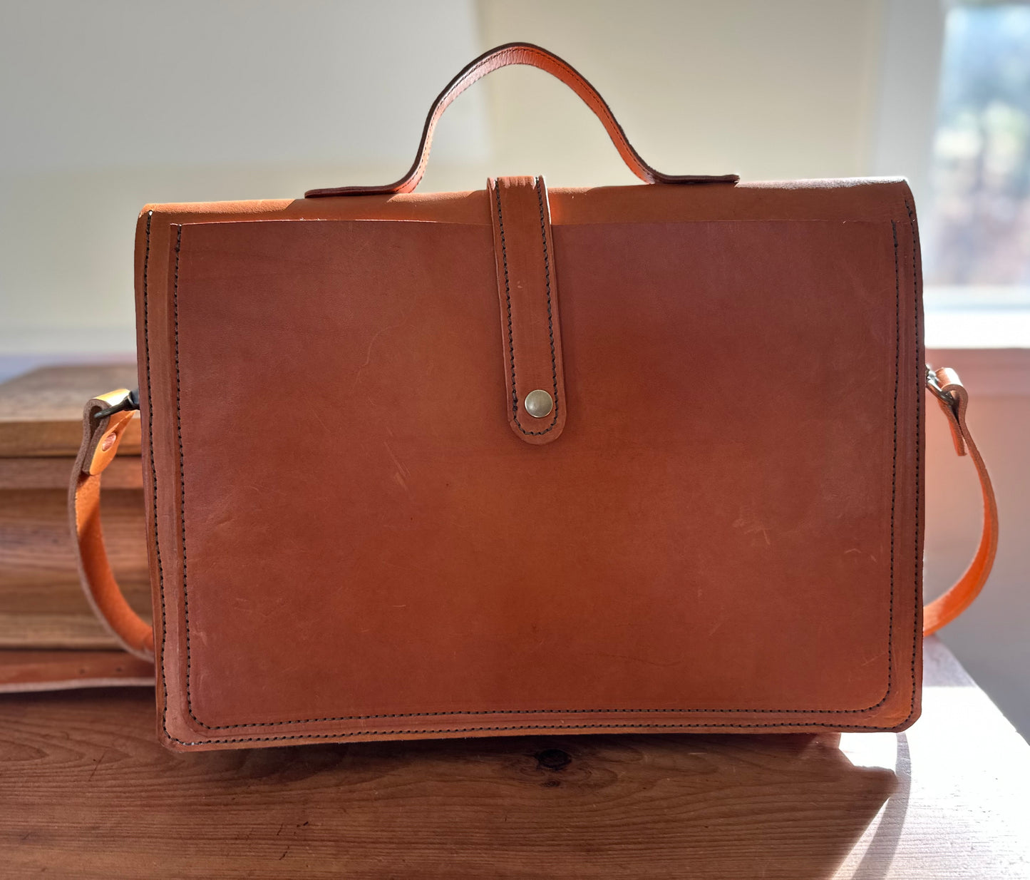 Messenger Bag 2.0 - English Tan w/Brand