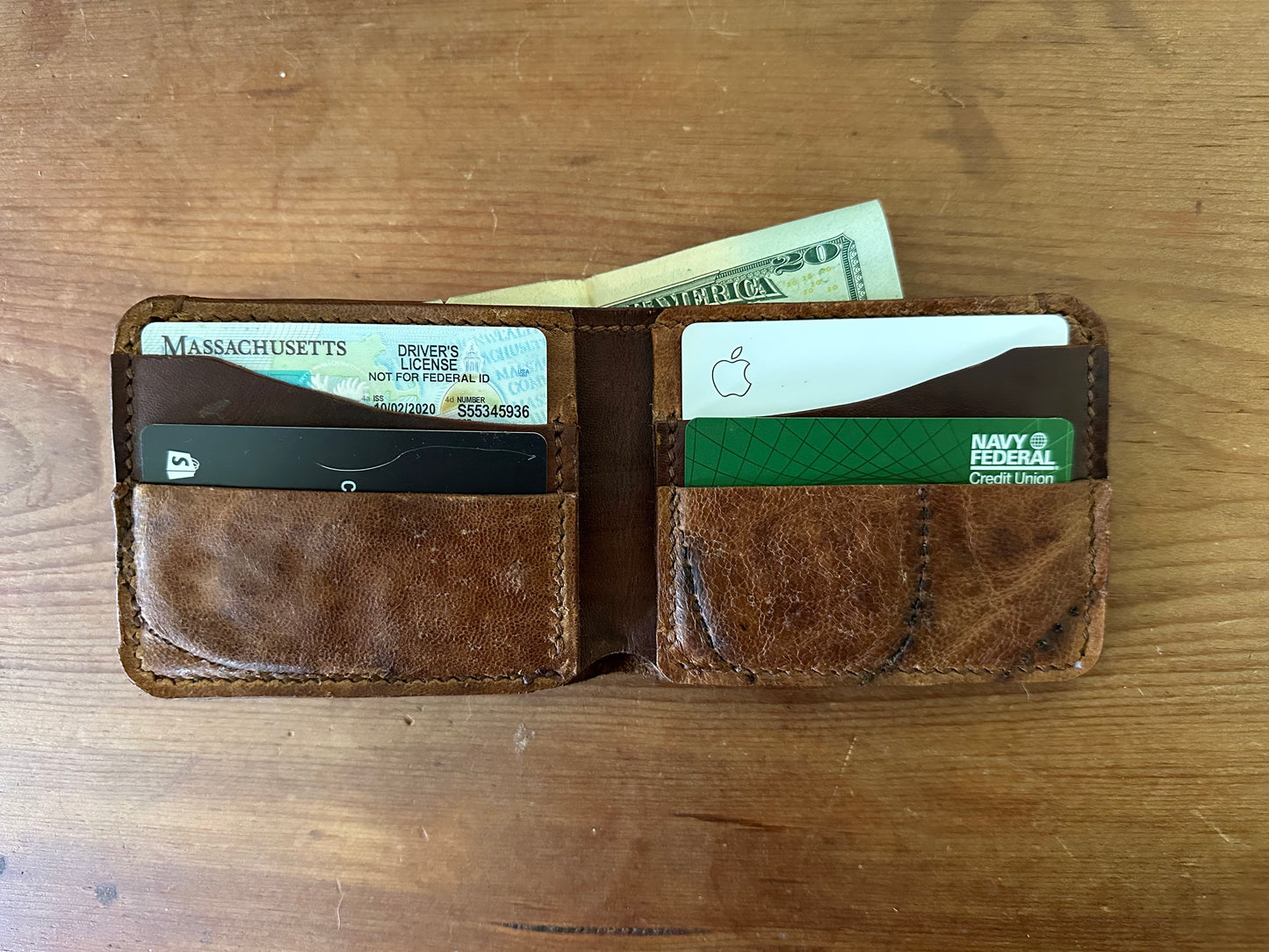 English Saddle Bi-Fold Wallet